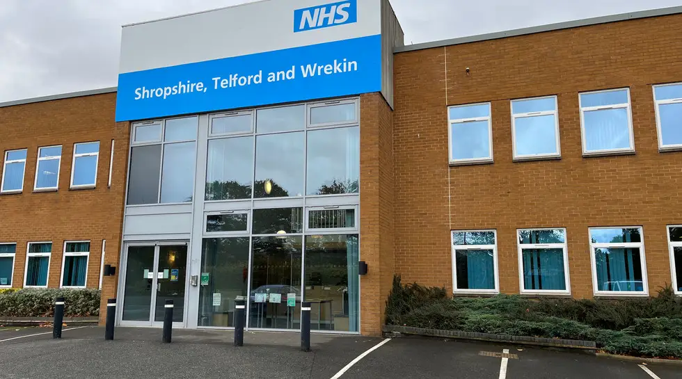 INSTALLATION 6 Aluminium Signs