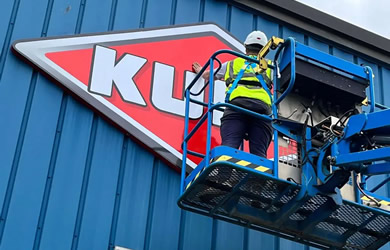 Products 6 sign installation